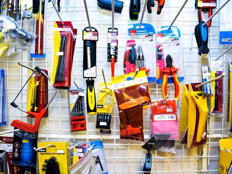 HARDWARE STORE FOR SALE PRICE TO SELL AT 185,000 INCLUDING 130,000