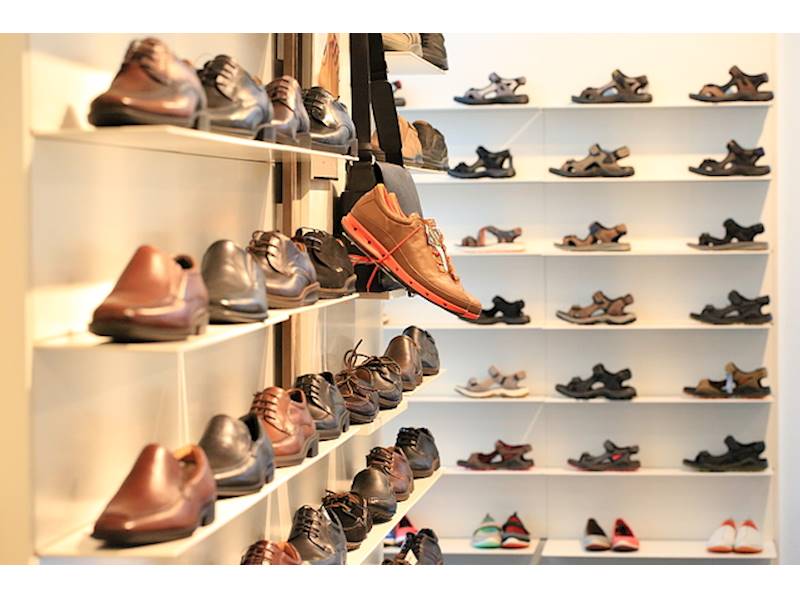 nearest shoe shop